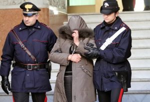 carabinieri arrestano donna
