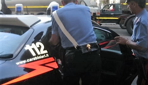 arresto-carabinieri-in-auto.jpg