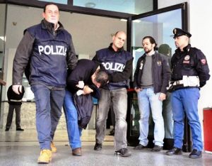 ARRESTO-SQUADRA_MOBILE.jpg
