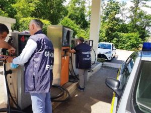 DISTRIBUTORI-BENZINA.jpg