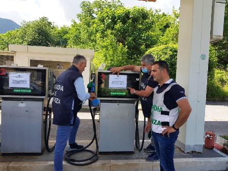 DISTRIBUTORI-BENZINA1.jpg